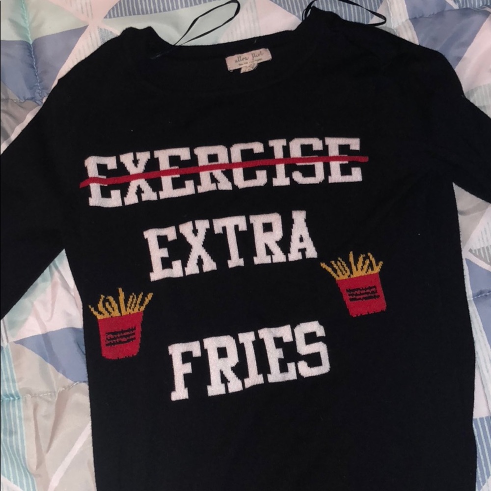 Black sweater “Extra Fries”